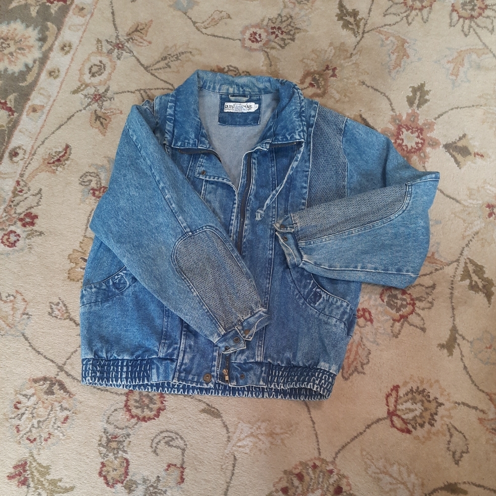 Woman's denim jacket size large  . RUTH DOUGLAS  brand
